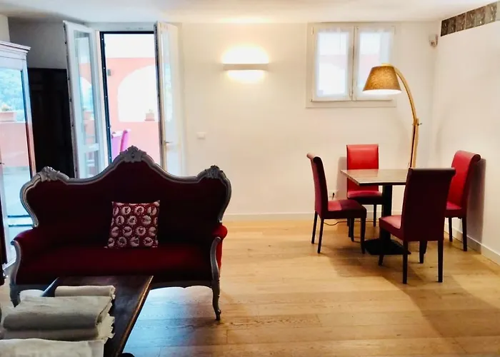 Le Stanze Del Brigante Bed & Breakfast 3*